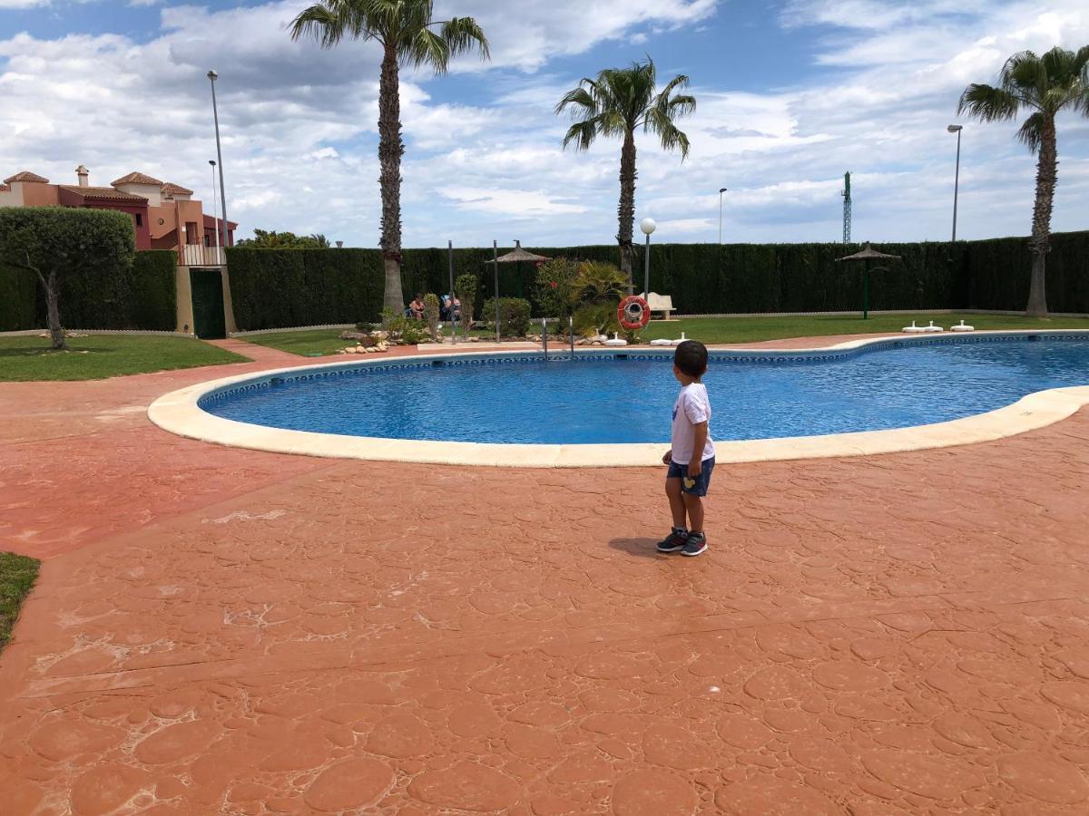 New Apartment In Torrevieja , Punta Prima Orihuela Costa With Pool オリウエラ エクステリア 写真