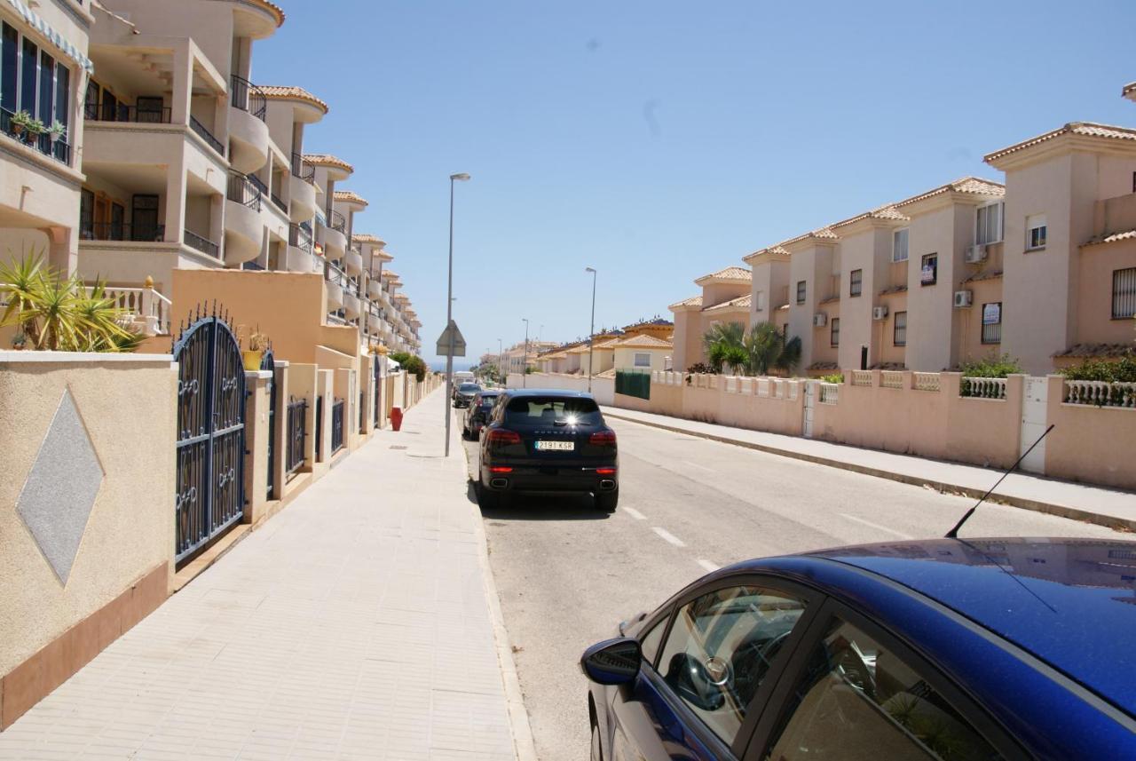 New Apartment In Torrevieja , Punta Prima Orihuela Costa With Pool オリウエラ エクステリア 写真