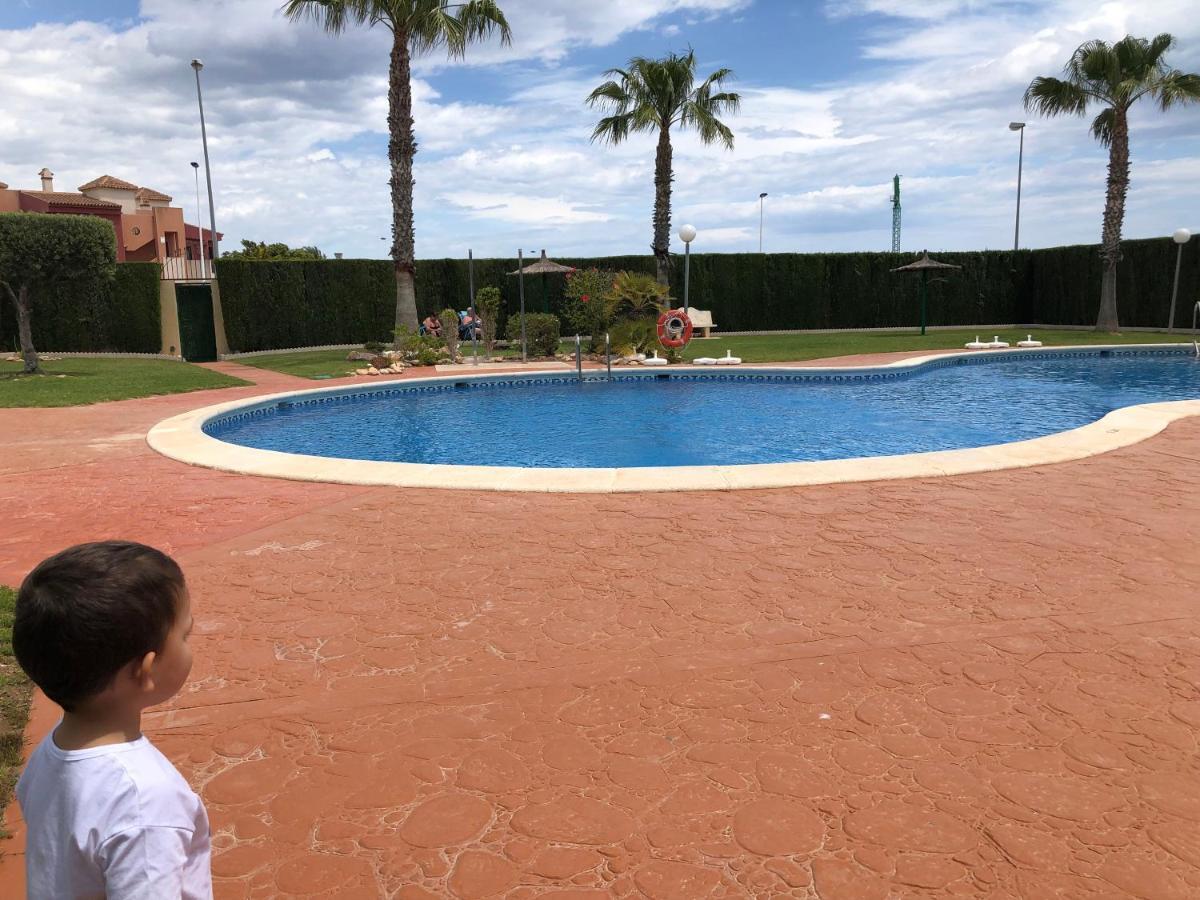 New Apartment In Torrevieja , Punta Prima Orihuela Costa With Pool オリウエラ エクステリア 写真