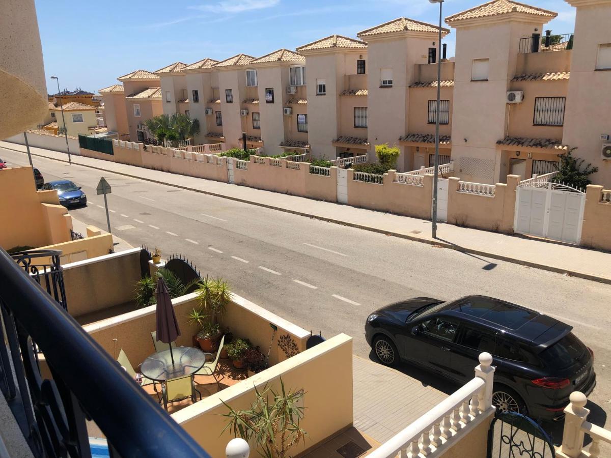 New Apartment In Torrevieja , Punta Prima Orihuela Costa With Pool オリウエラ エクステリア 写真